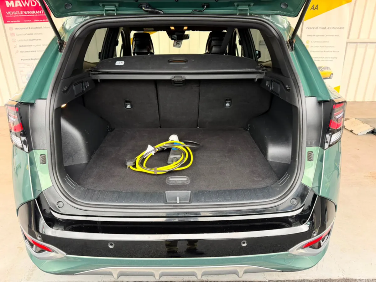 Kia Sportage MPV, Petrol Plug-in Hybrid, 2022, Green