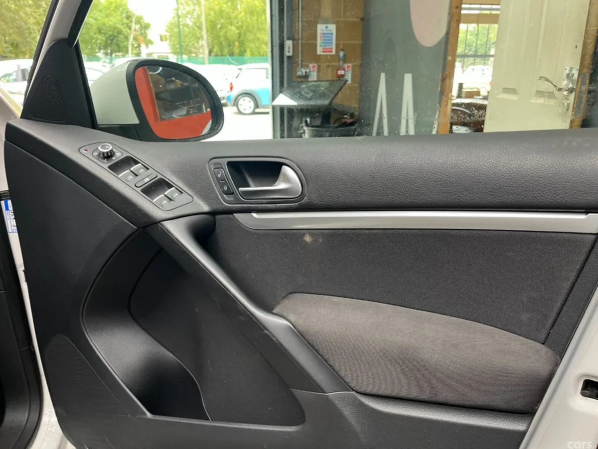 Volkswagen Tiguan SUV, Petrol, 2013, White