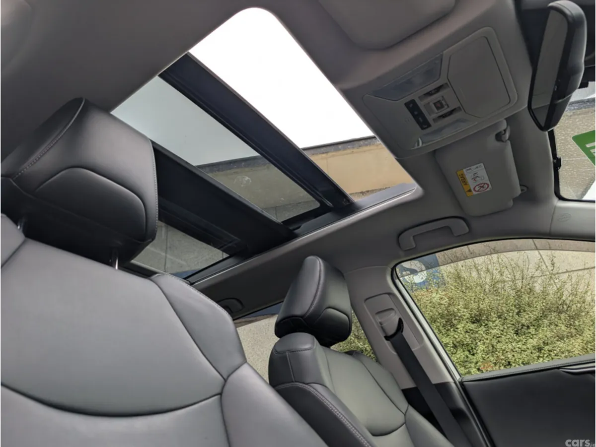 Toyota RAV4 SUV, Petrol Hybrid, 2019, White