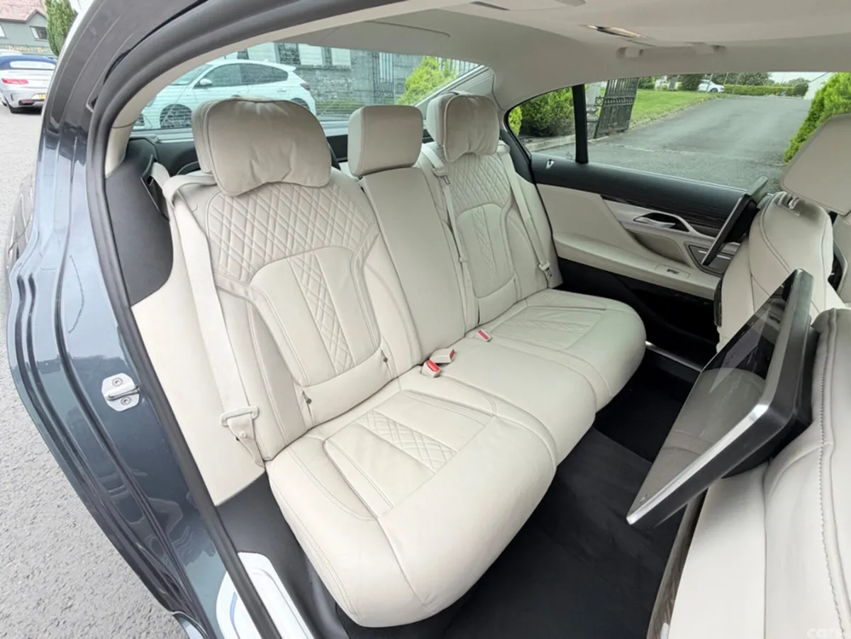 BMW 7-Series Saloon, Petrol Plug-in Hybrid, 2020, Grey