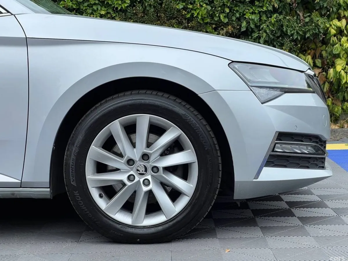 Skoda Superb Estate, Petrol Plug-in Hybrid, 2023, Silver
