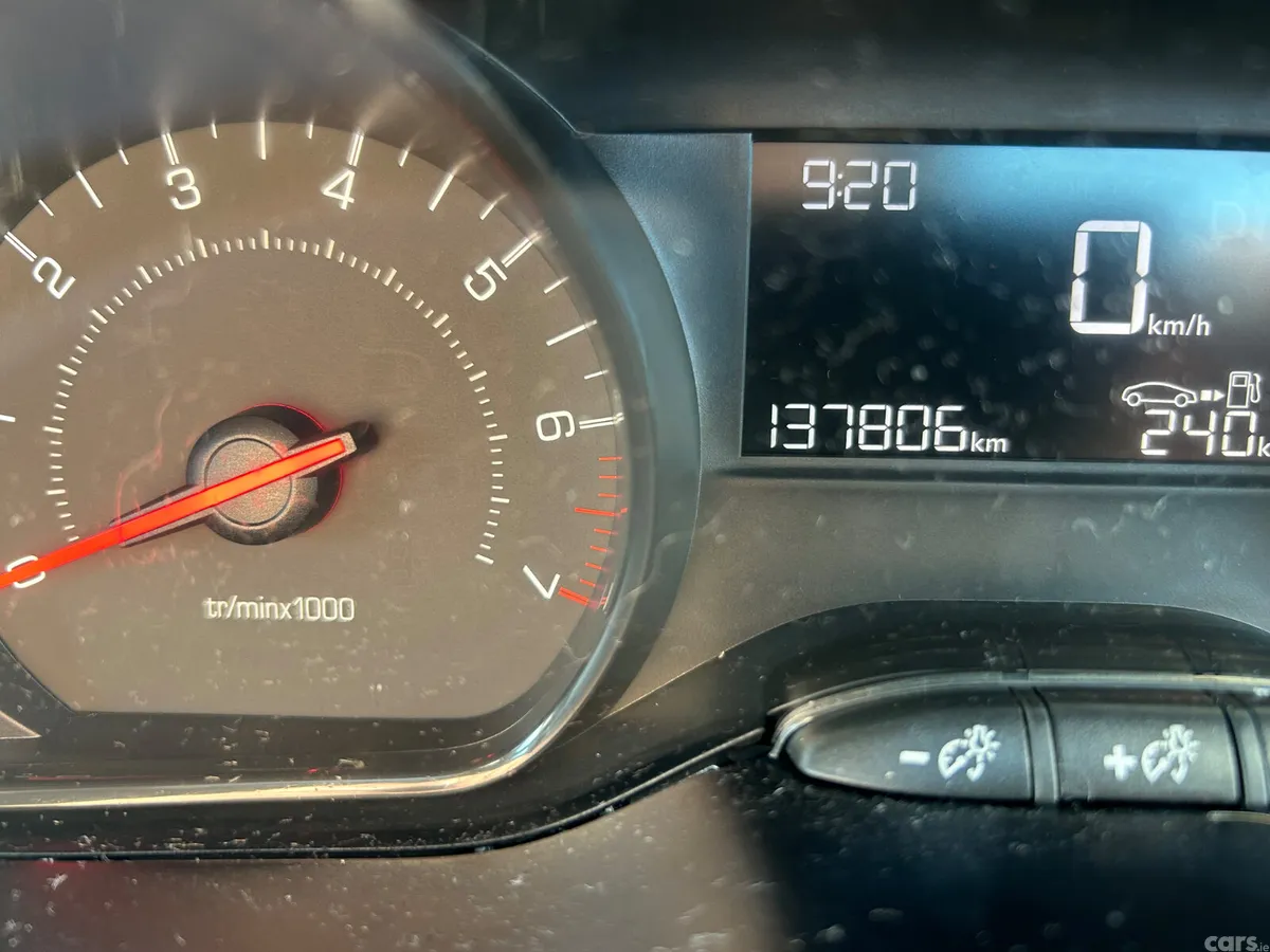 Peugeot 208 Hatchback, Petrol, 2012, Grey