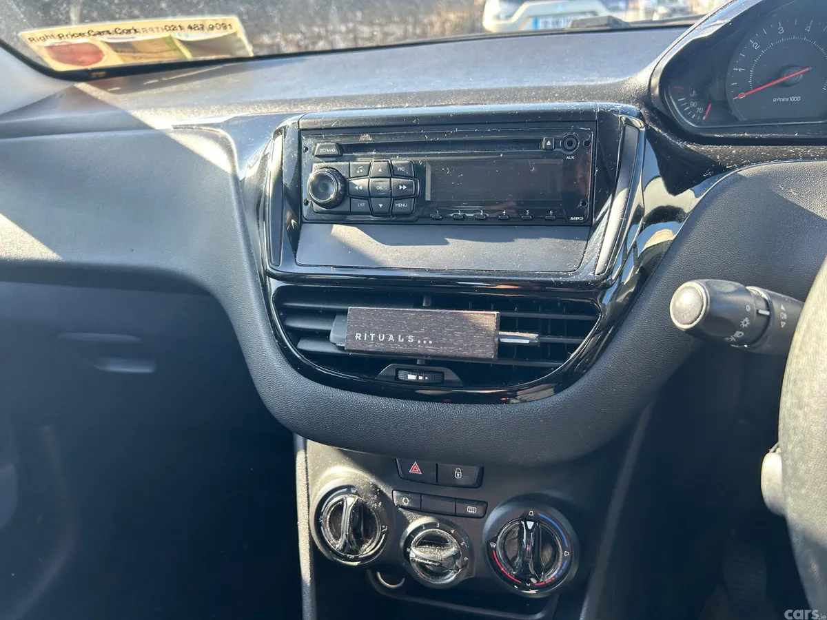 Peugeot 208 Hatchback, Petrol, 2012, Grey