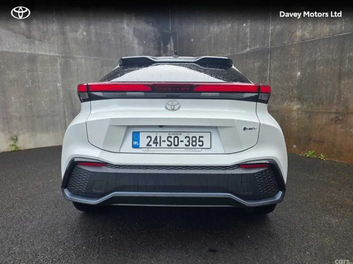 Toyota C-HR SUV, Petrol Hybrid, 2024, White