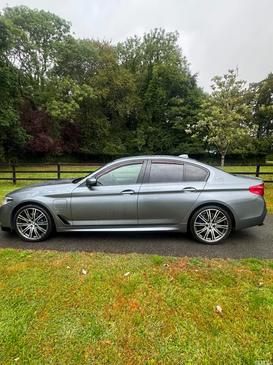 BMW 5-Series Saloon, Petrol Plug-in Hybrid, 2017, Blue