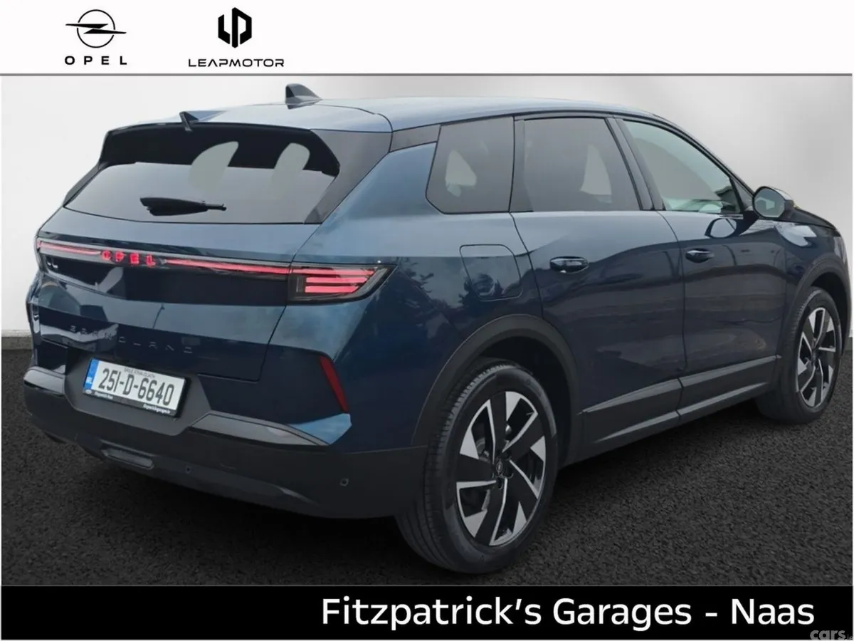 Opel Grandland SUV, Petrol Hybrid, 2025, Green