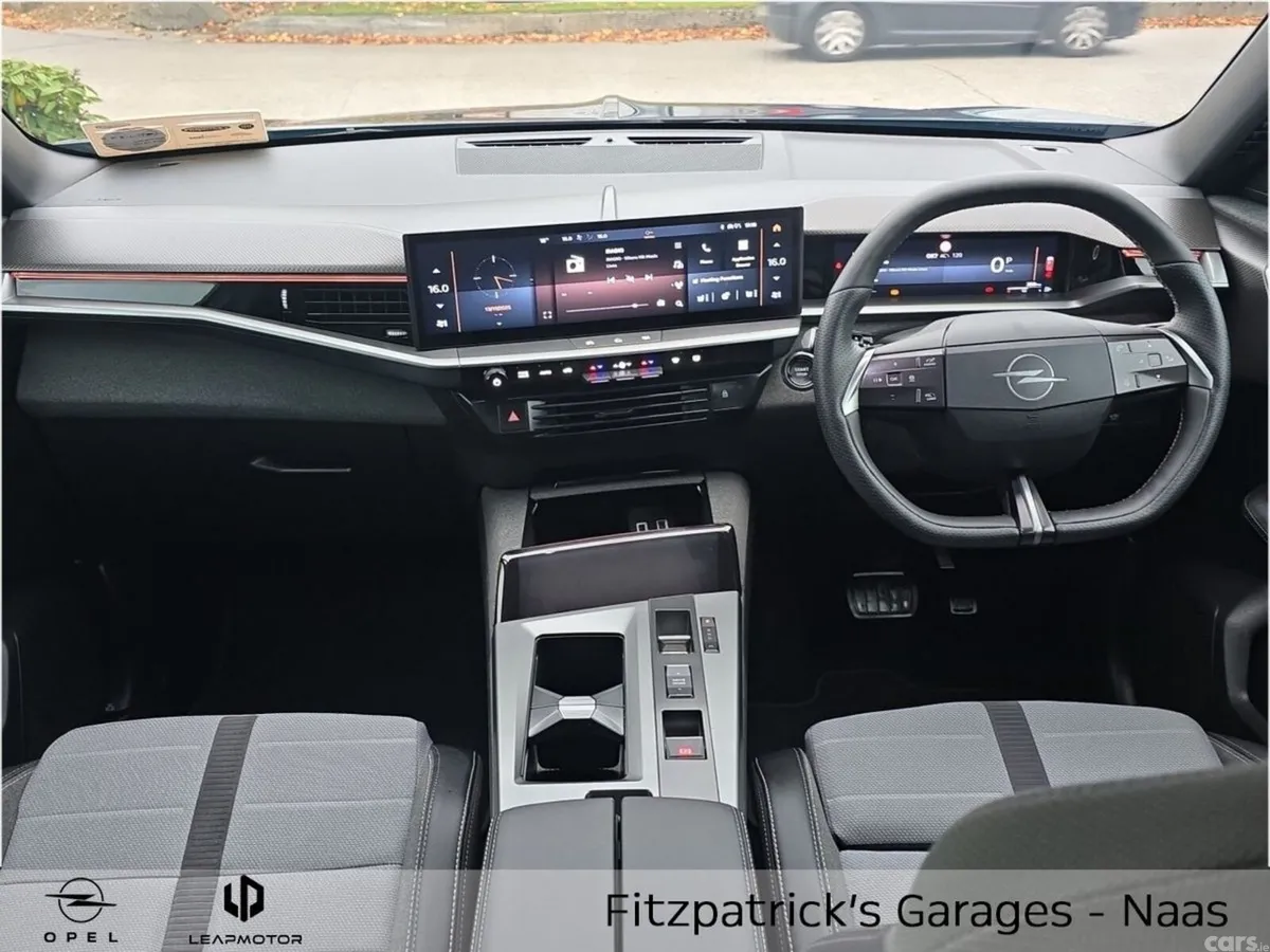 Opel Grandland SUV, Petrol Hybrid, 2025, Green