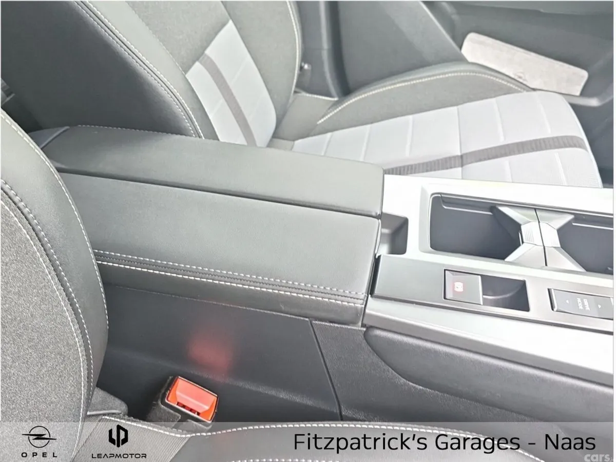 Opel Grandland SUV, Petrol Hybrid, 2025, Green