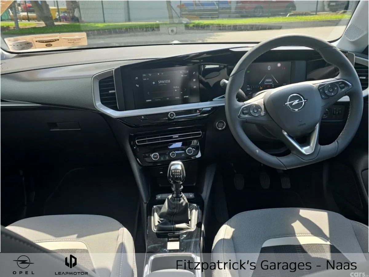 Opel Mokka SUV, Petrol, 2025, White