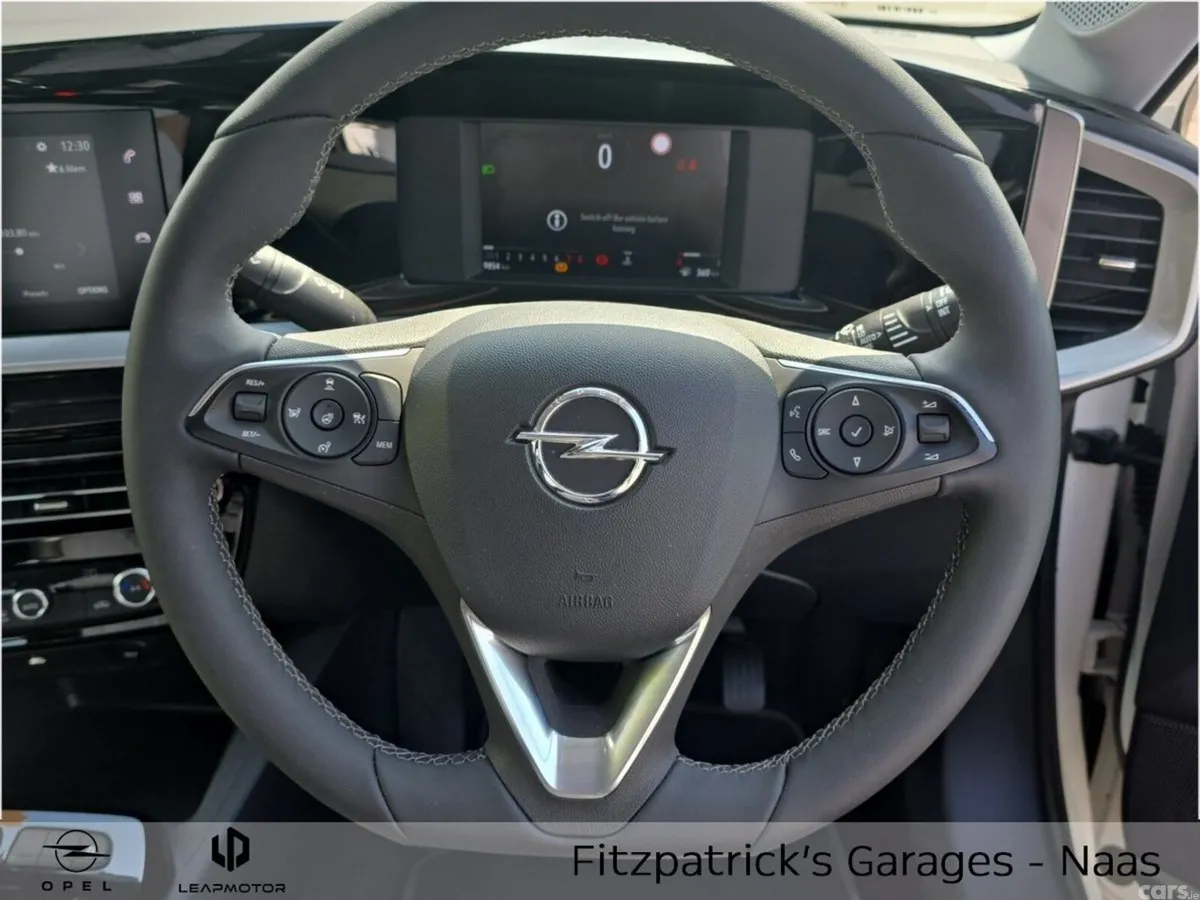 Opel Mokka SUV, Petrol, 2025, White