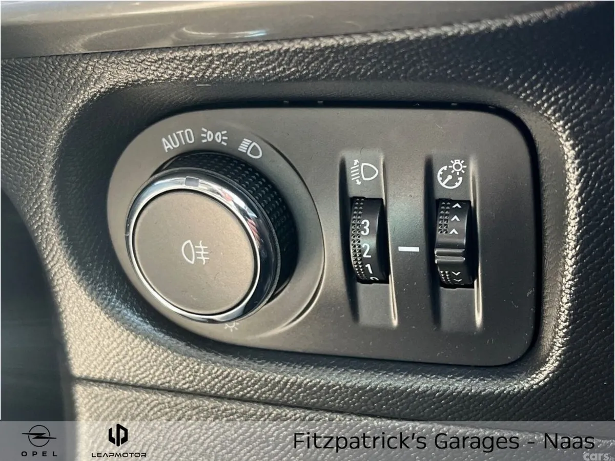 Opel Mokka SUV, Petrol, 2025, Red