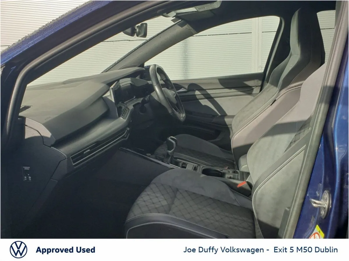 Volkswagen Golf Estate, Petrol, 2024, Blue