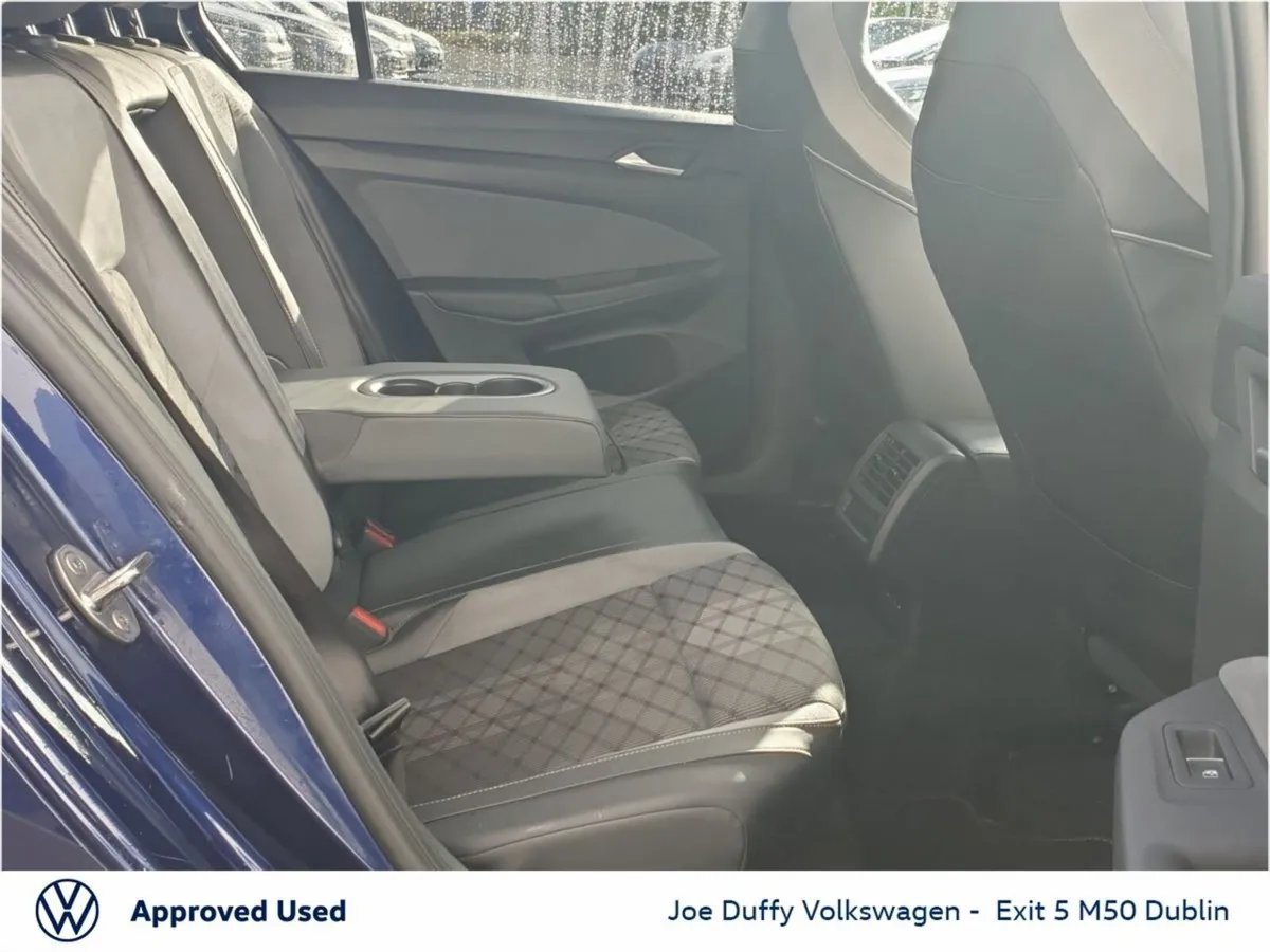 Volkswagen Golf Estate, Petrol, 2024, Blue