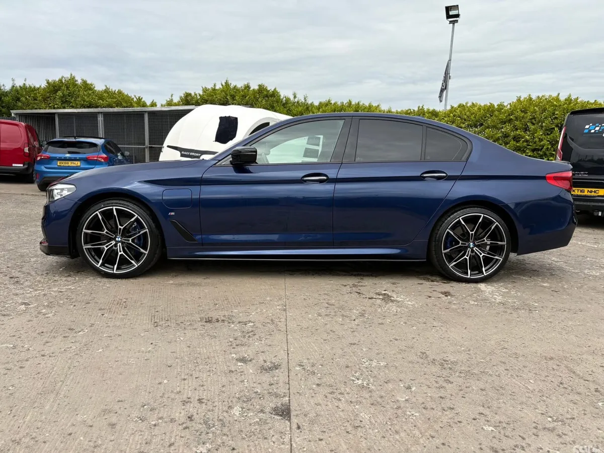 BMW 5-Series Saloon, Petrol Hybrid, 2017, Blue