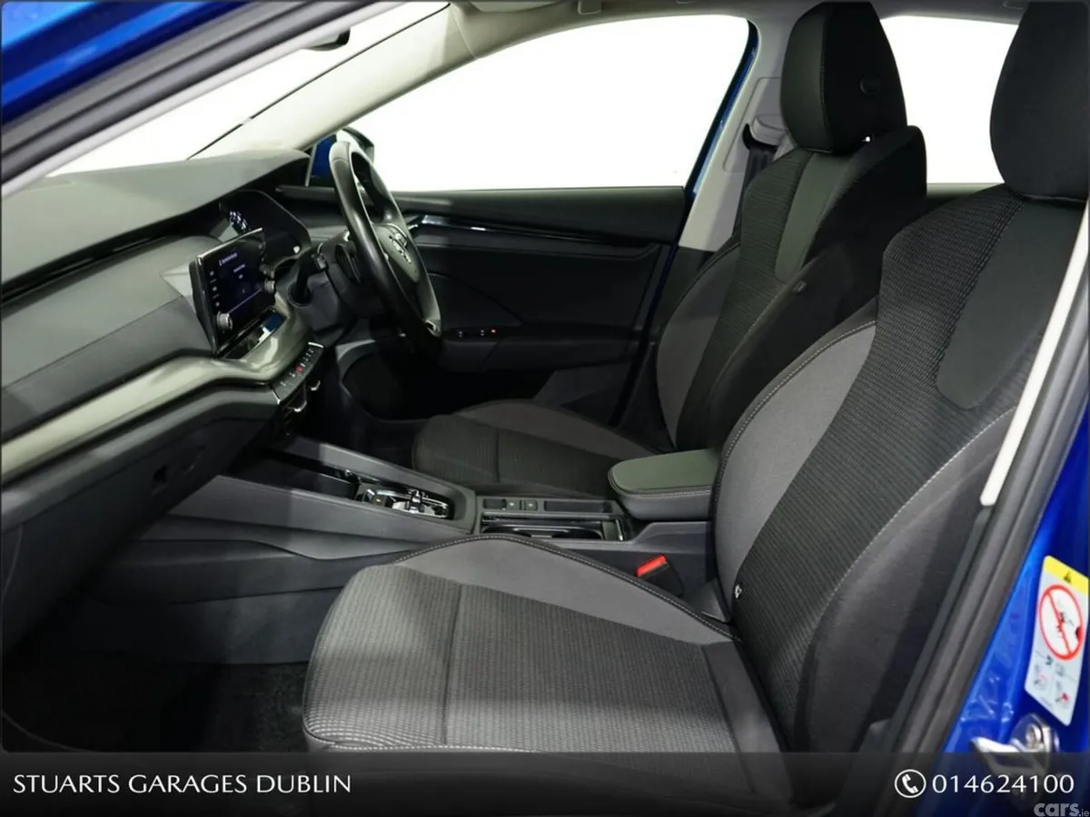 Skoda Octavia Saloon, Petrol, 2023, Blue