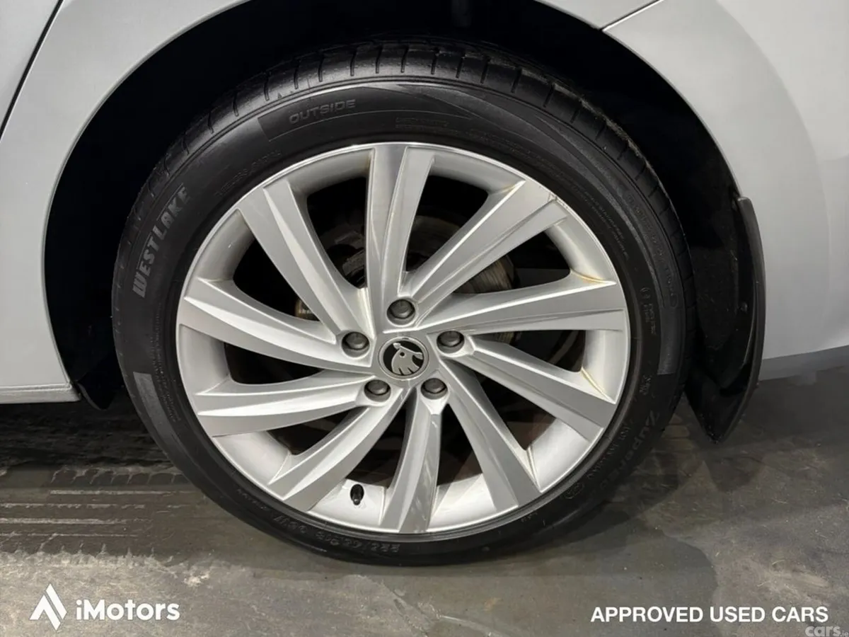 Skoda Octavia Estate, Diesel, 2023, Grey