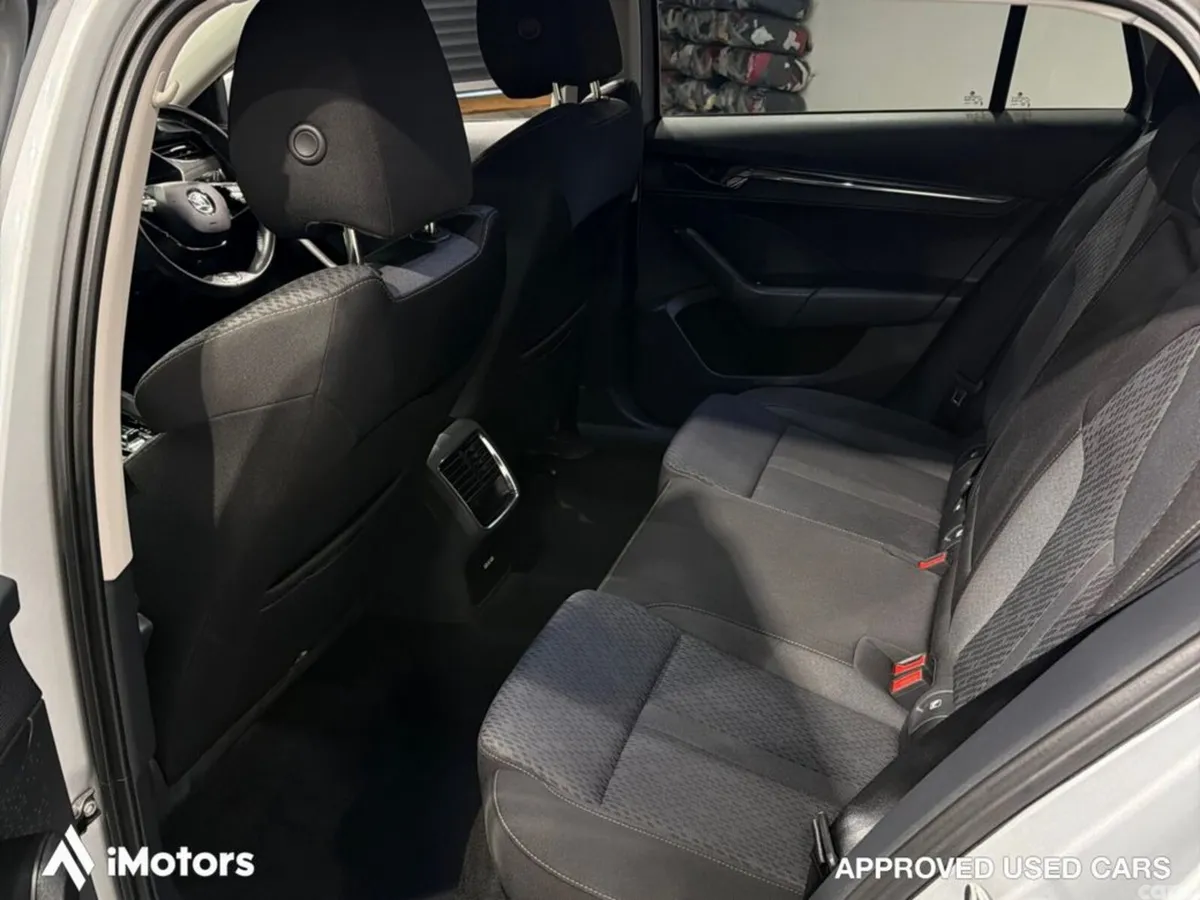 Skoda Octavia Estate, Diesel, 2023, Grey