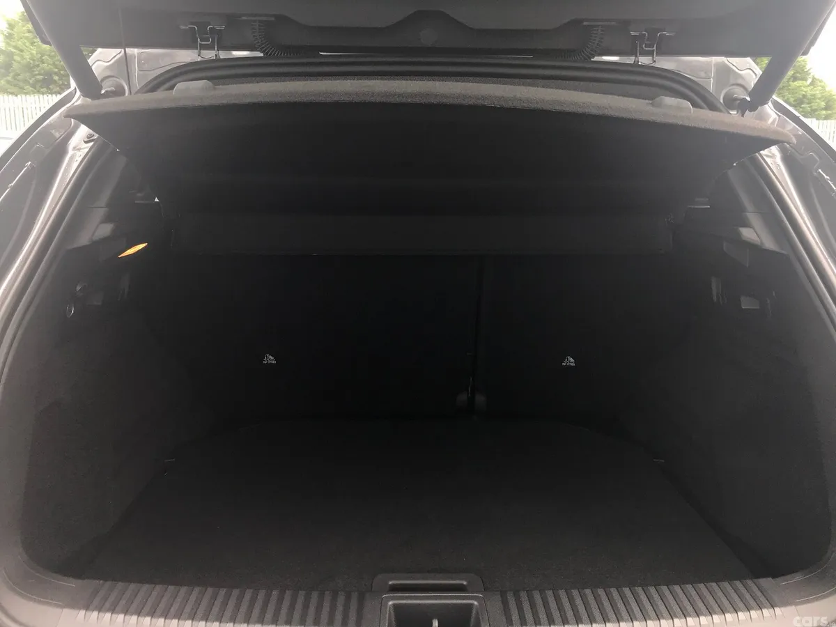 Renault Austral SUV, Petrol Hybrid, 2026, Grey