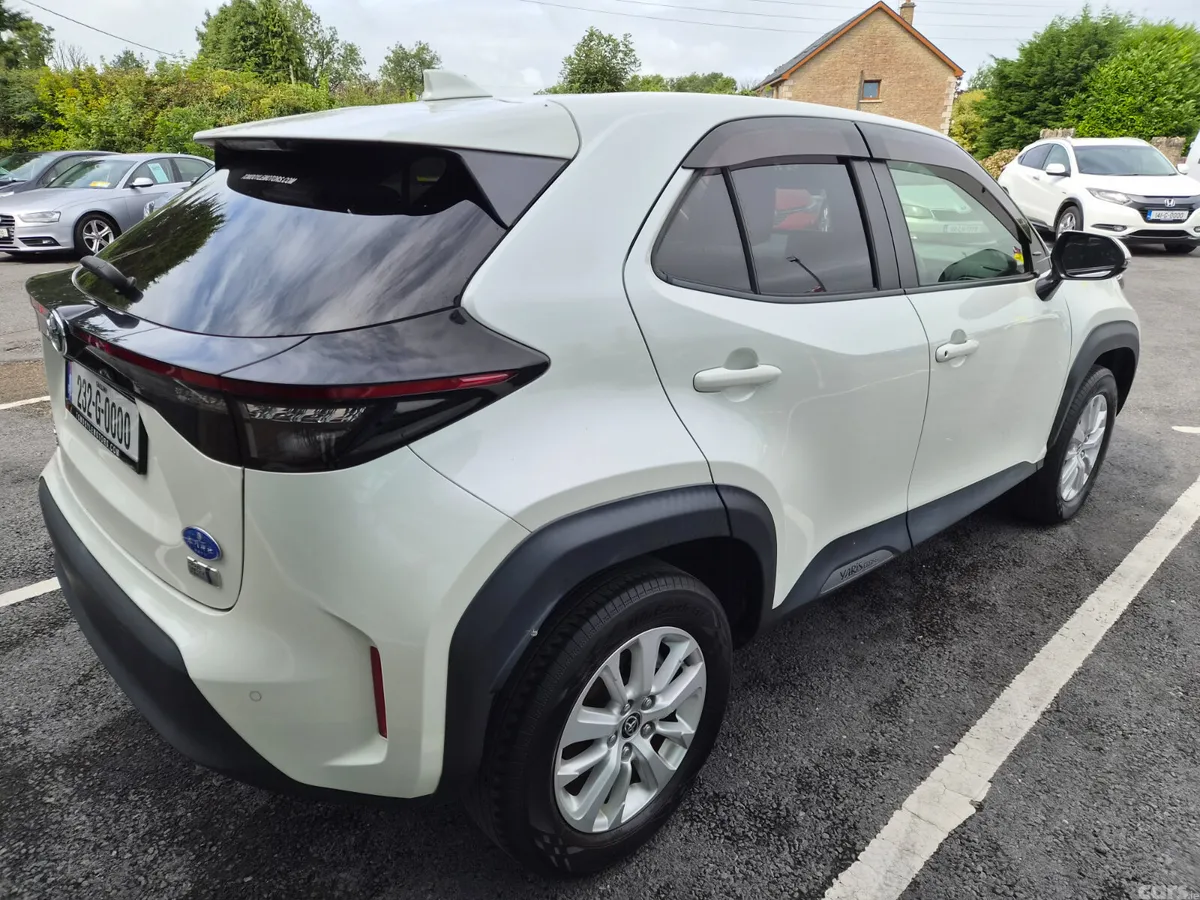 Toyota Yaris Cross SUV, Petrol Hybrid, 2023, White