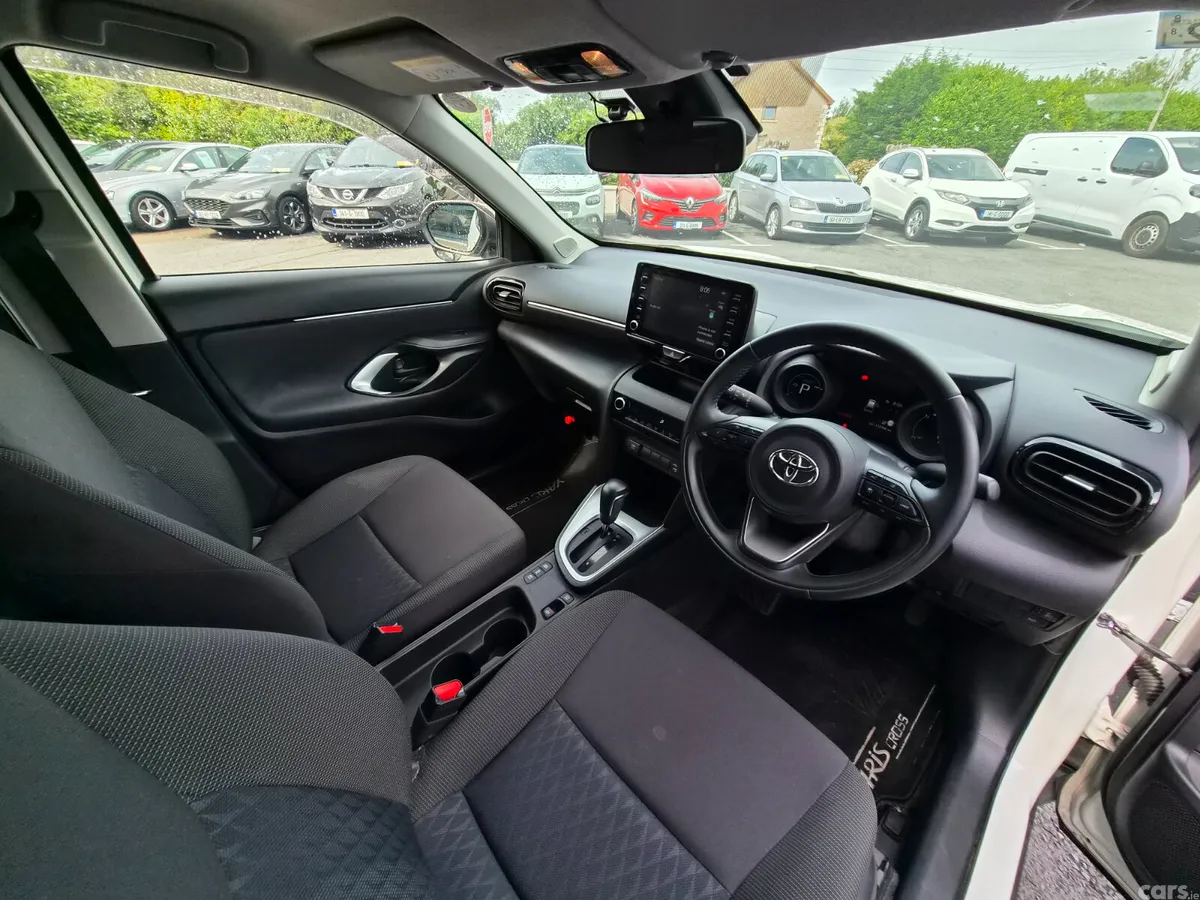 Toyota Yaris Cross SUV, Petrol Hybrid, 2023, White
