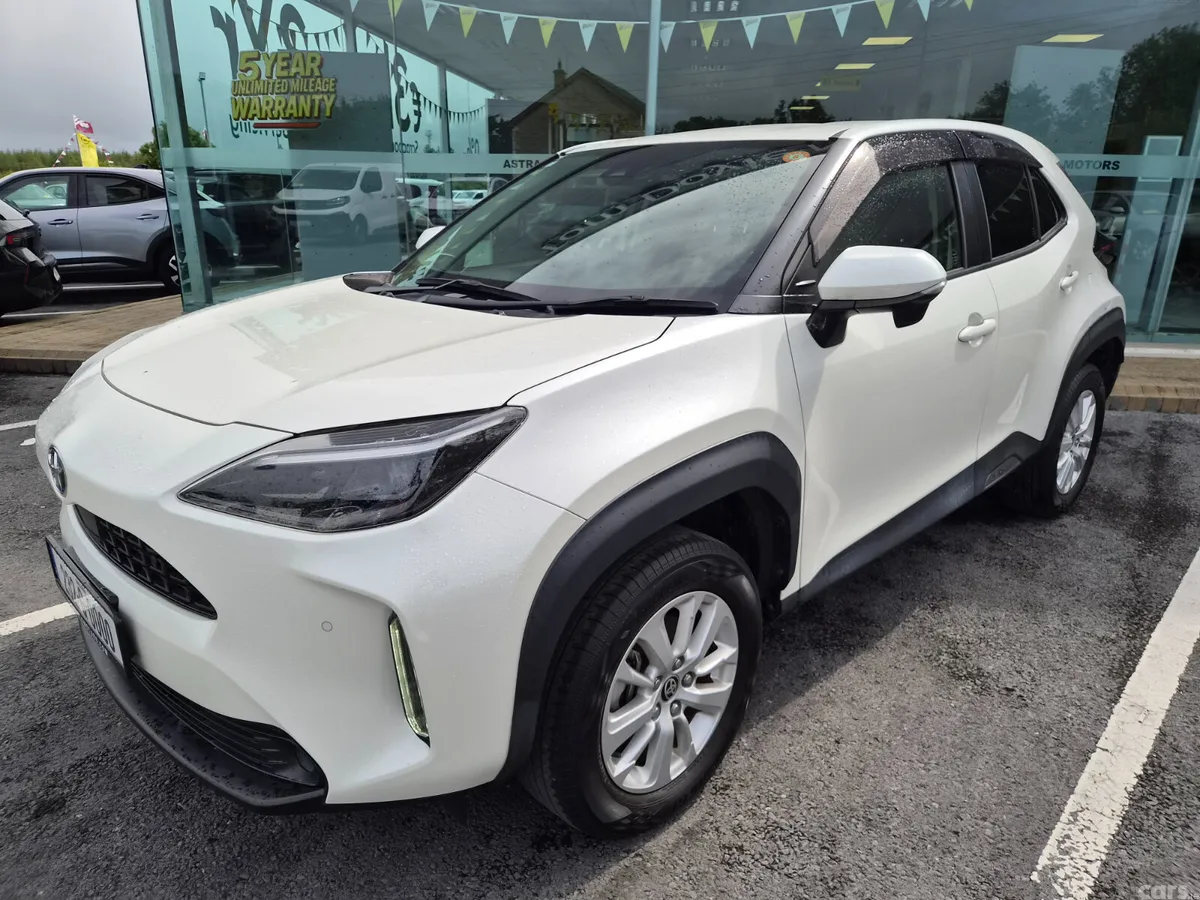 Toyota Yaris Cross SUV, Petrol Hybrid, 2023, White