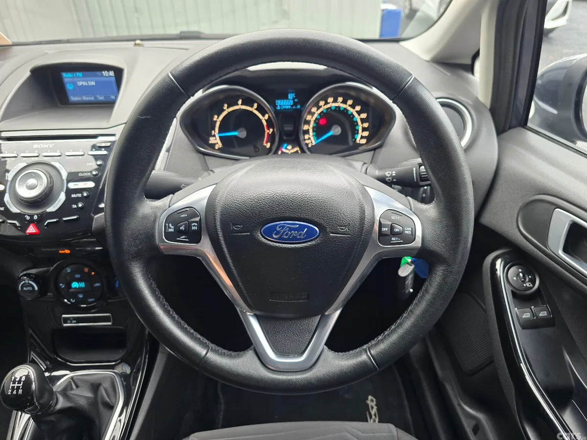 Ford Fiesta Hatchback, Petrol, 2014, Grey