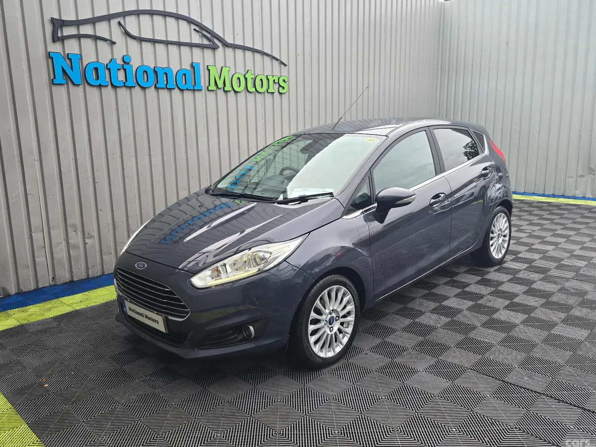 Ford Fiesta Hatchback, Petrol, 2014, Grey