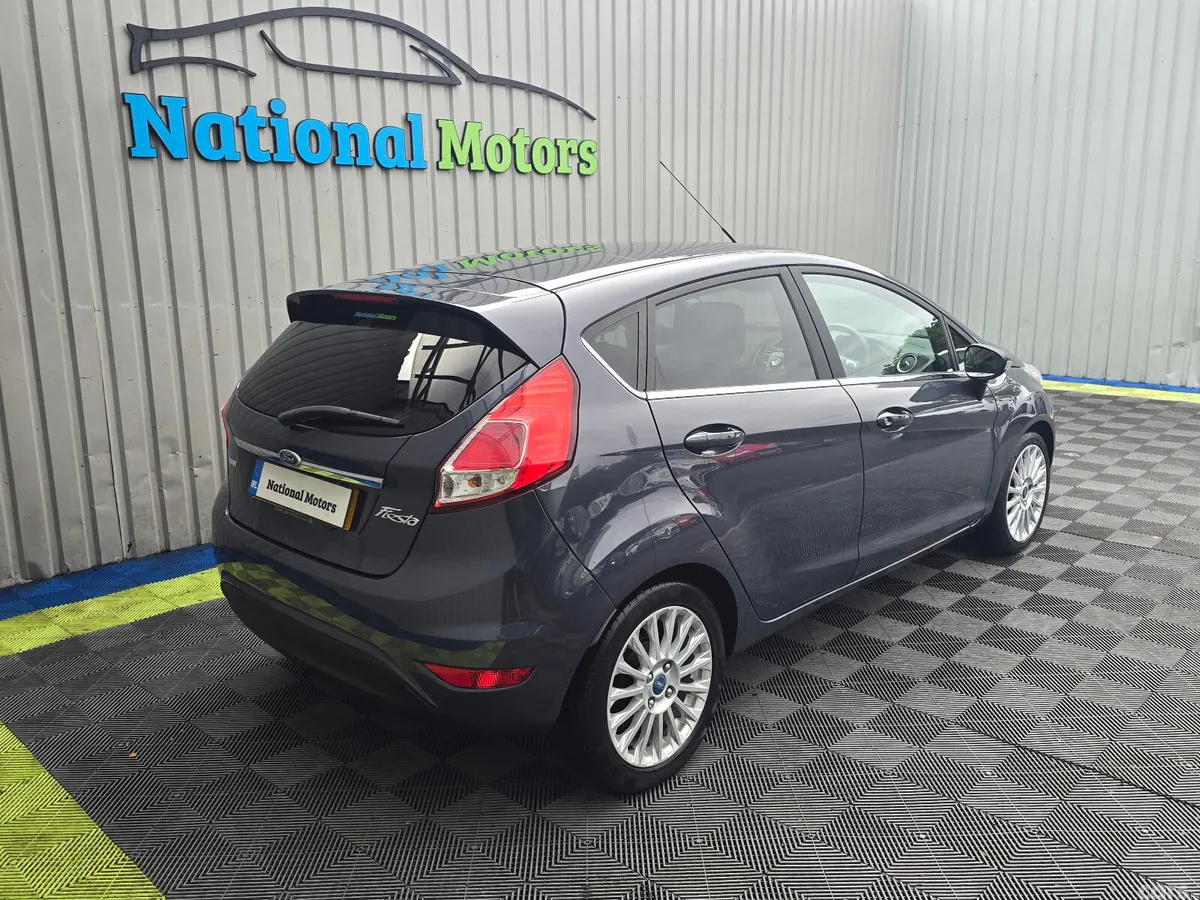Ford Fiesta Hatchback, Petrol, 2014, Grey