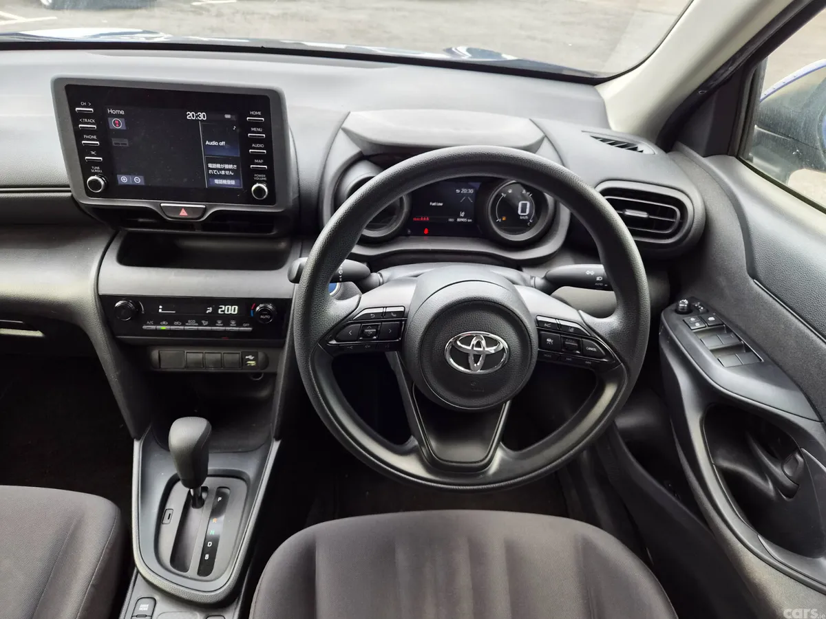 Toyota Yaris Cross SUV, Petrol Hybrid, 2021, Blue