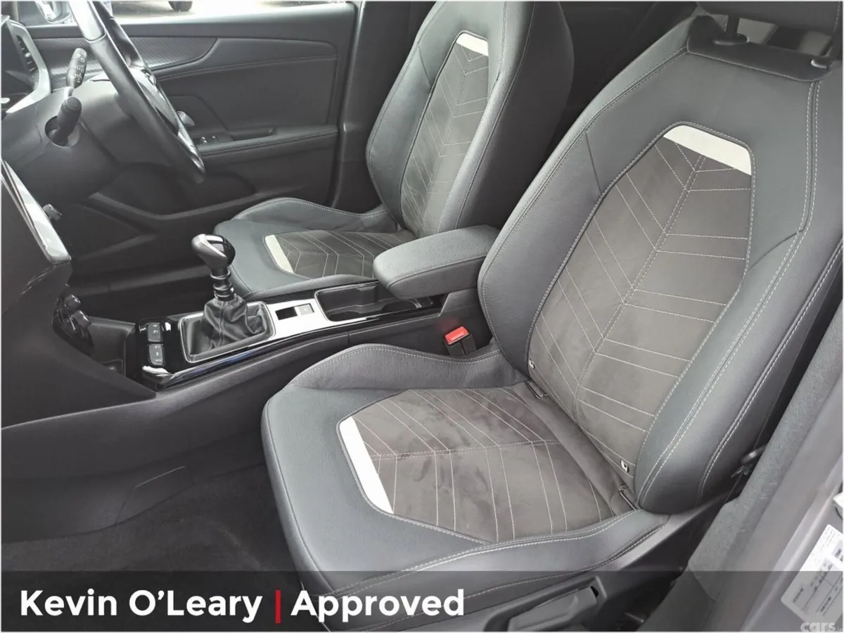 Opel Mokka SUV, Petrol, 2023, Grey
