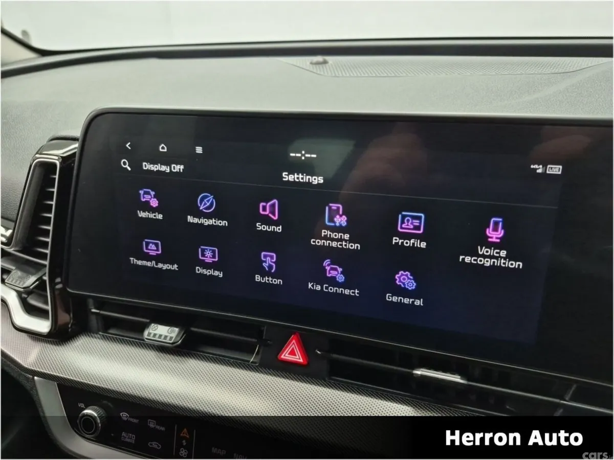 Kia Sportage SUV, Petrol Hybrid, 2023, Red