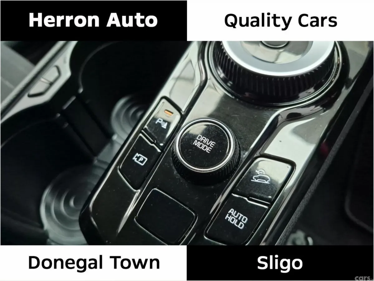 Kia Sportage SUV, Petrol Hybrid, 2023, Red