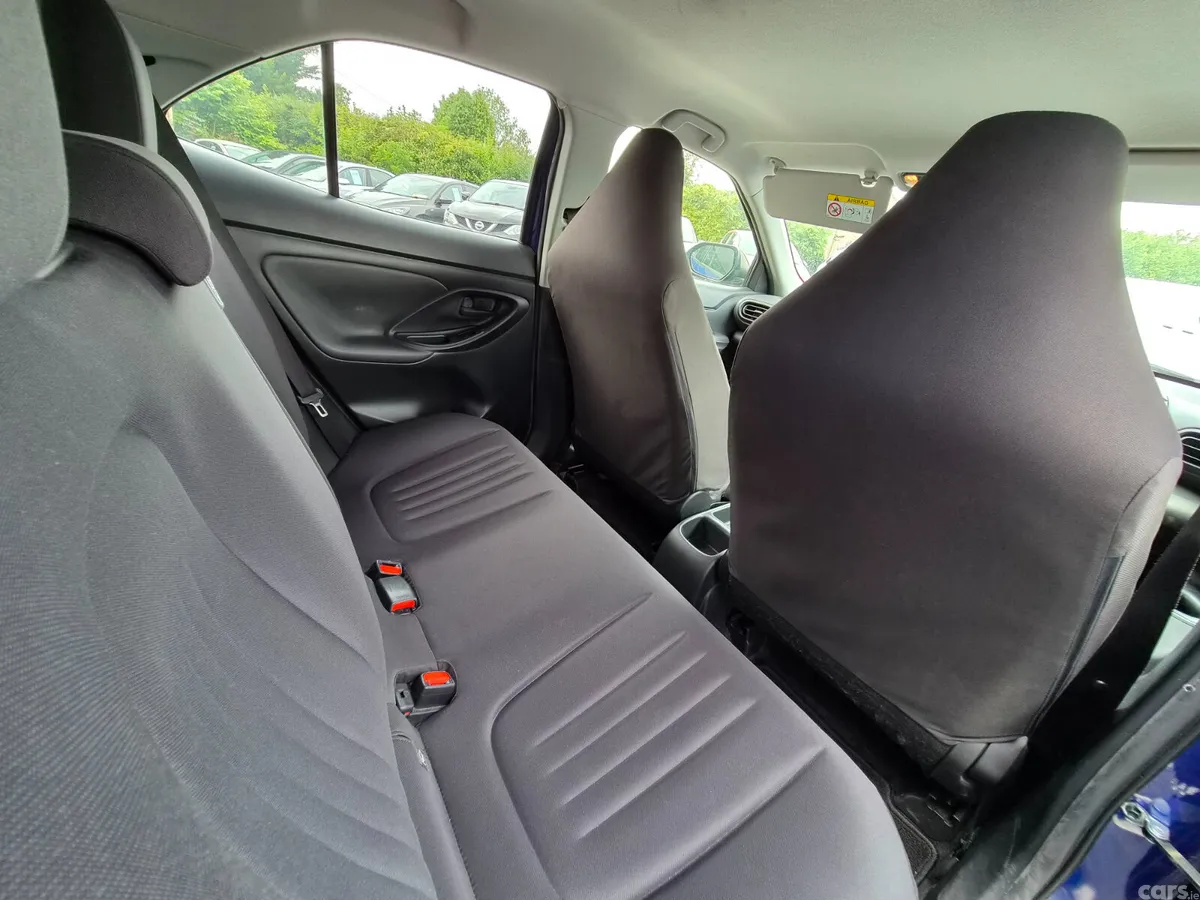 Toyota Yaris Cross SUV, Petrol Hybrid, 2021, Blue