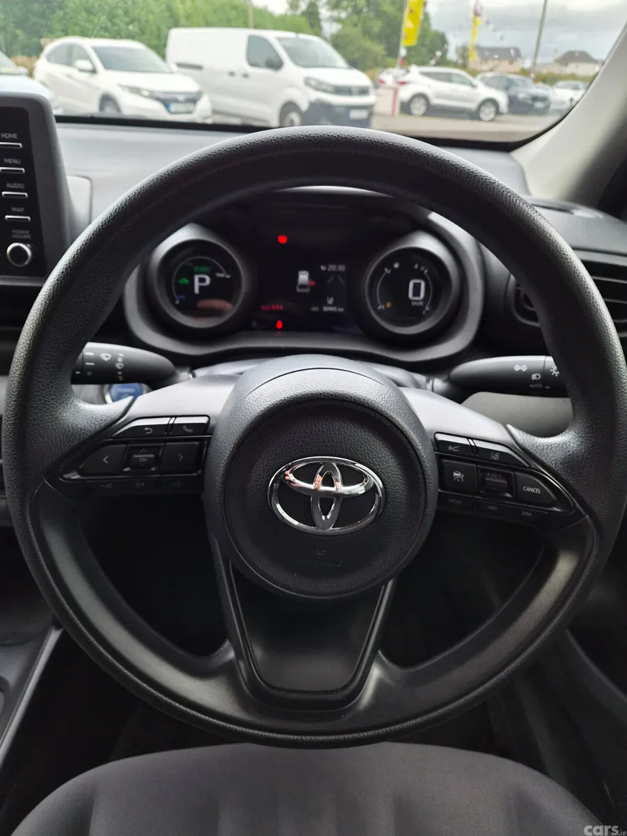 Toyota Yaris Cross SUV, Petrol Hybrid, 2021, Blue