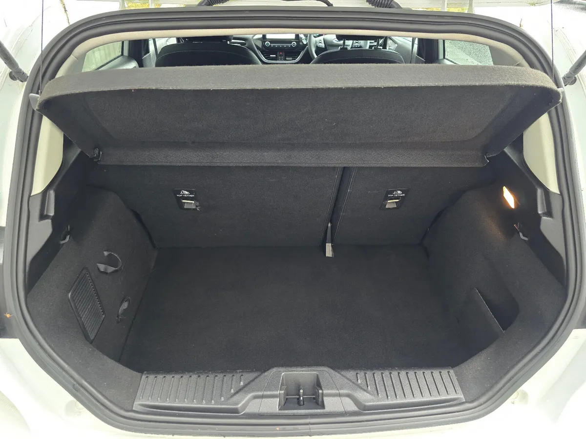 Ford Fiesta Hatchback, Petrol, 2019, White