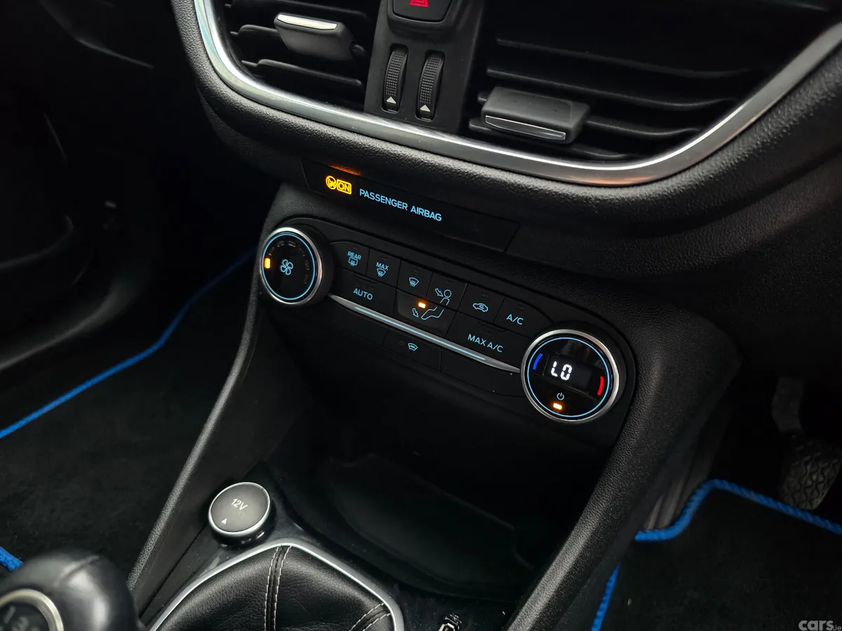 Ford Fiesta Hatchback, Petrol, 2019, White