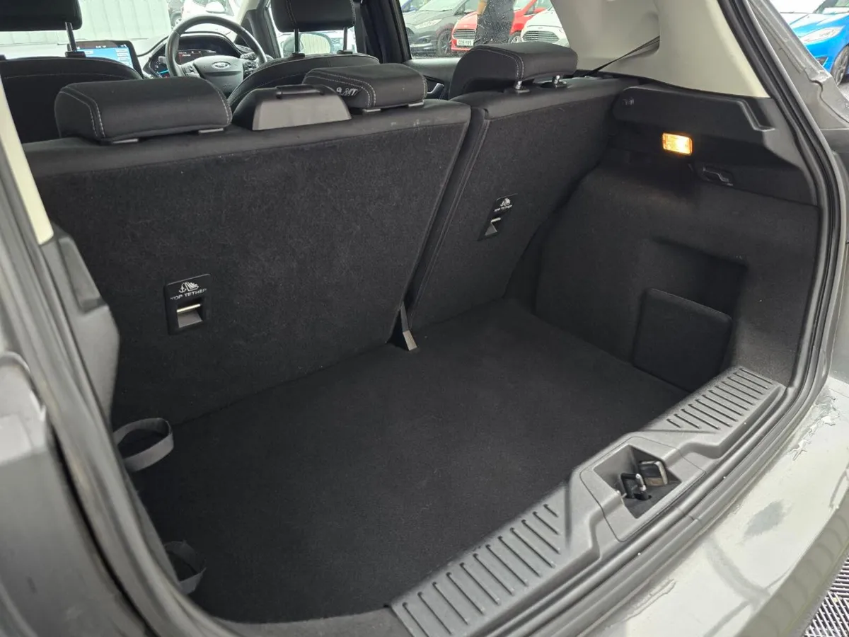 Ford Fiesta Hatchback, Petrol, 2017, Grey