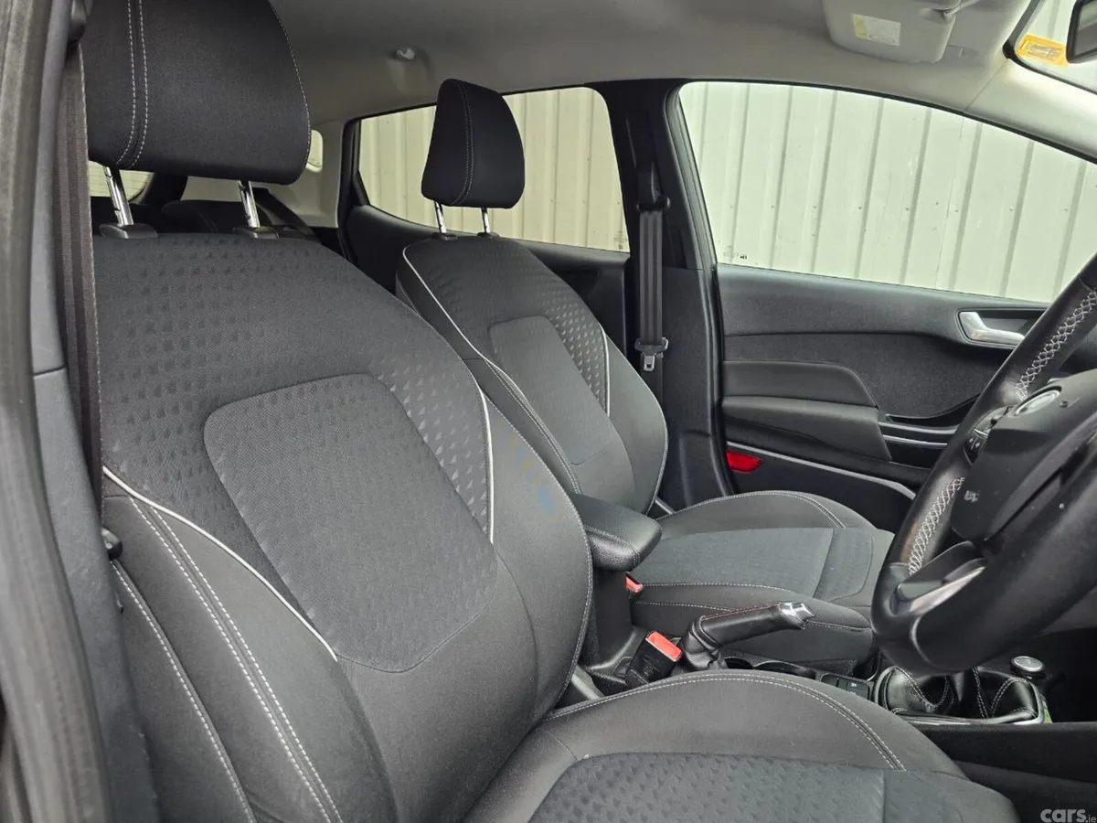 Ford Fiesta Hatchback, Petrol, 2017, Grey