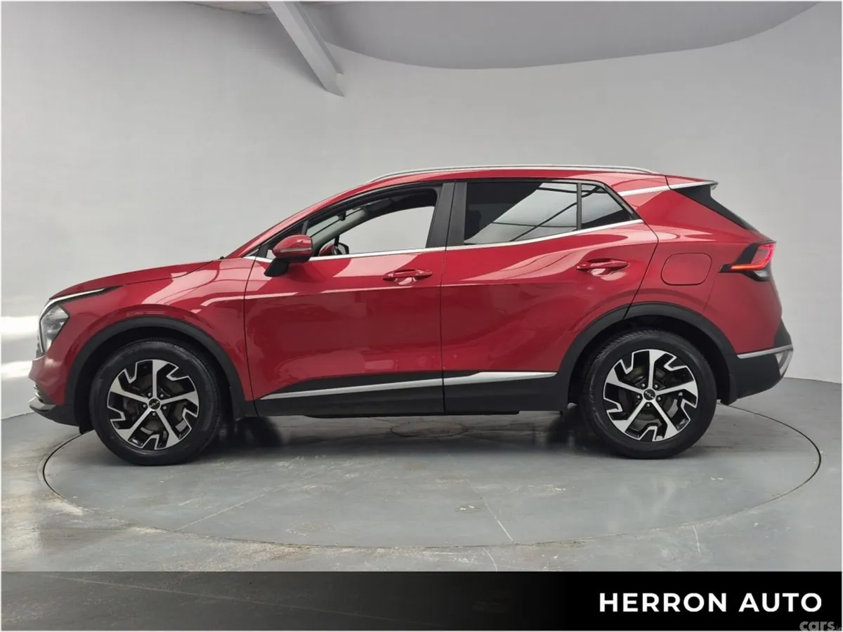 Kia Sportage SUV, Petrol Hybrid, 2023, Red