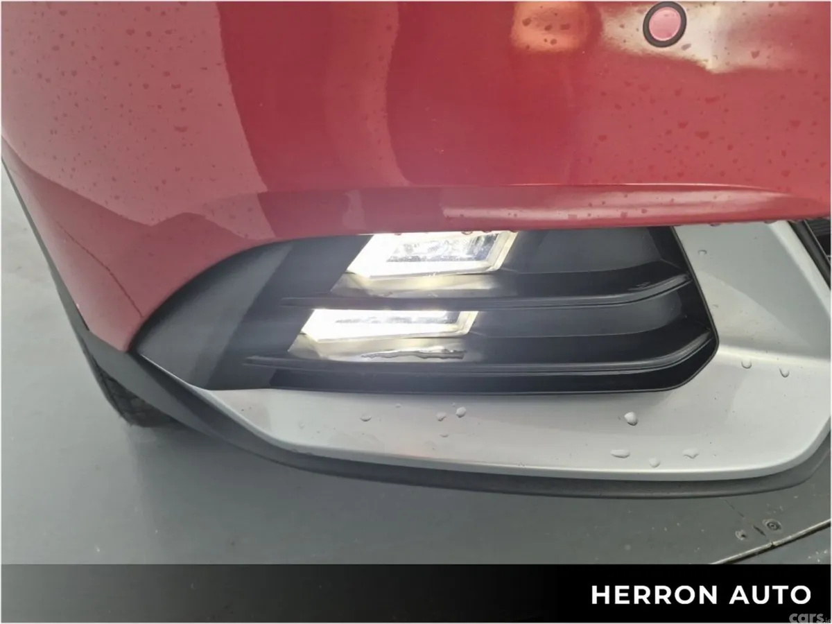 Kia Sportage SUV, Petrol Hybrid, 2023, Red