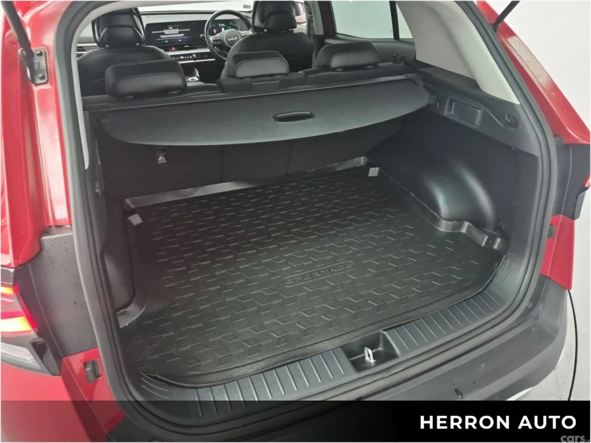 Kia Sportage SUV, Petrol Hybrid, 2023, Red