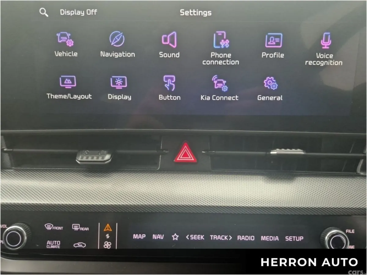 Kia Sportage SUV, Petrol Hybrid, 2023, Red