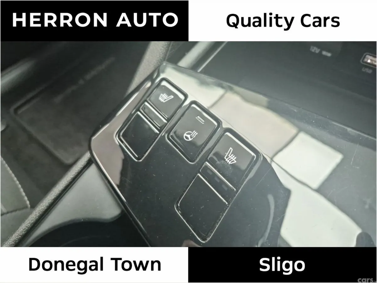 Kia Sportage SUV, Petrol Hybrid, 2023, Red
