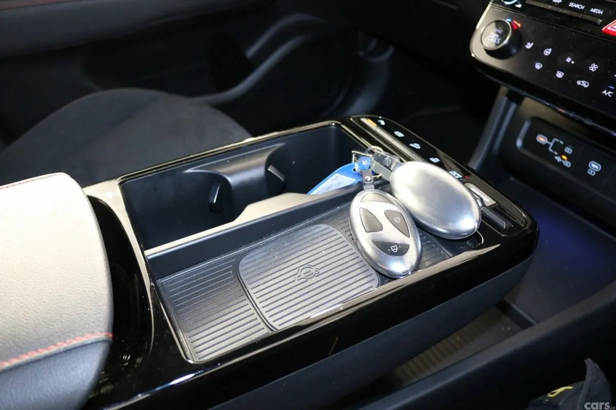 Hyundai Tucson SUV, Petrol Plug-in Hybrid, 2025, Black