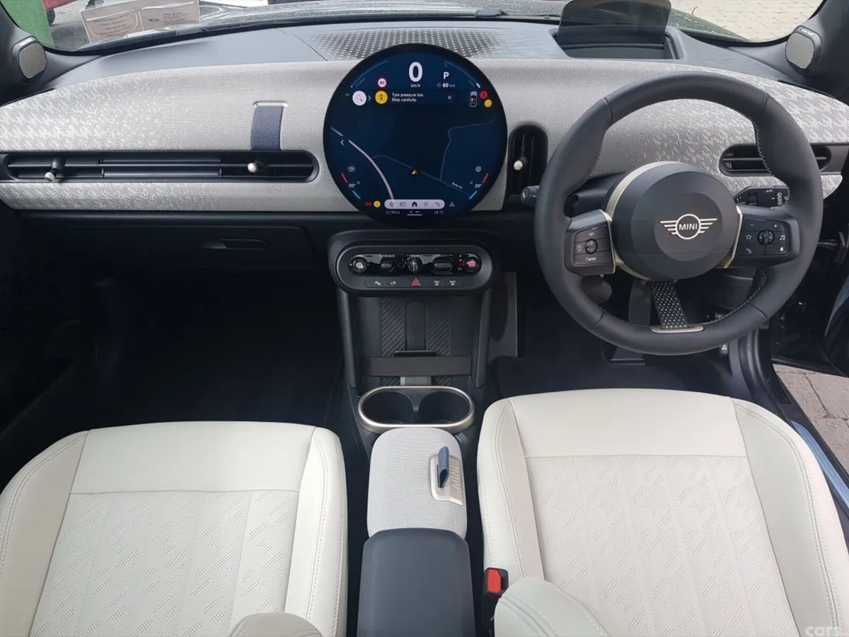 Mini Cooper Hatchback, Petrol, 2025, Black