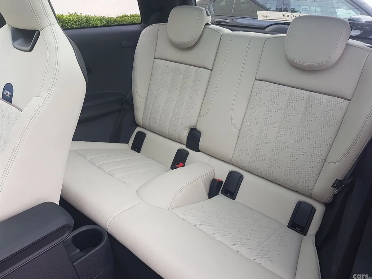 Mini Cooper Hatchback, Petrol, 2025, Black