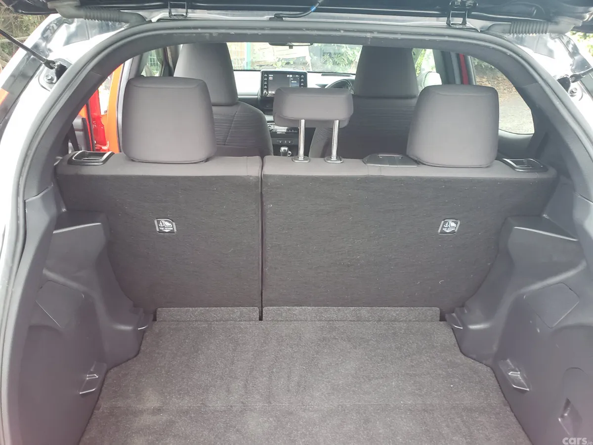 Toyota Yaris Hatchback, Petrol Hybrid, 2020, Red