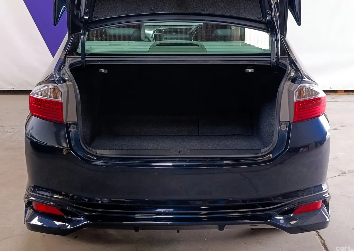 Honda Grace Saloon, Petrol Hybrid, 2016, Blue