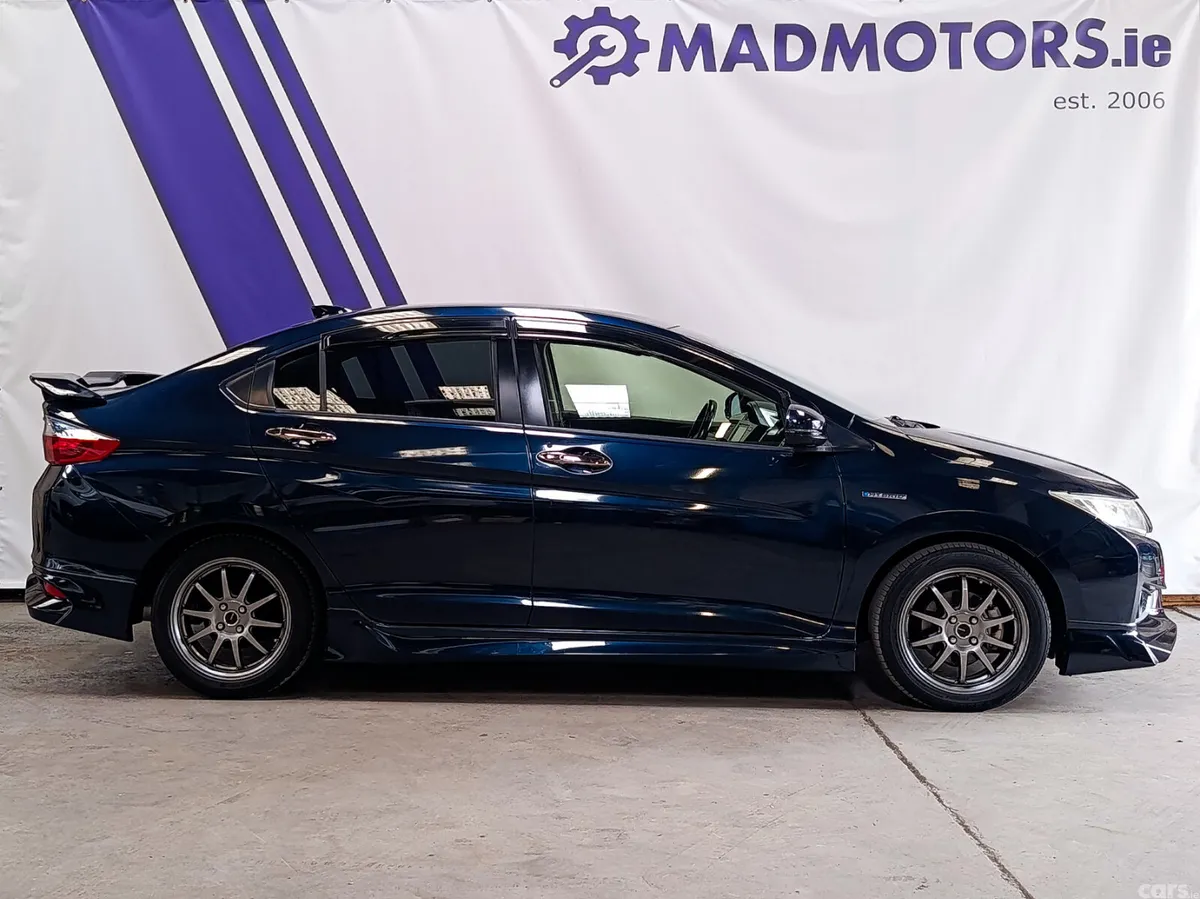 Honda Grace Saloon, Petrol Hybrid, 2016, Blue