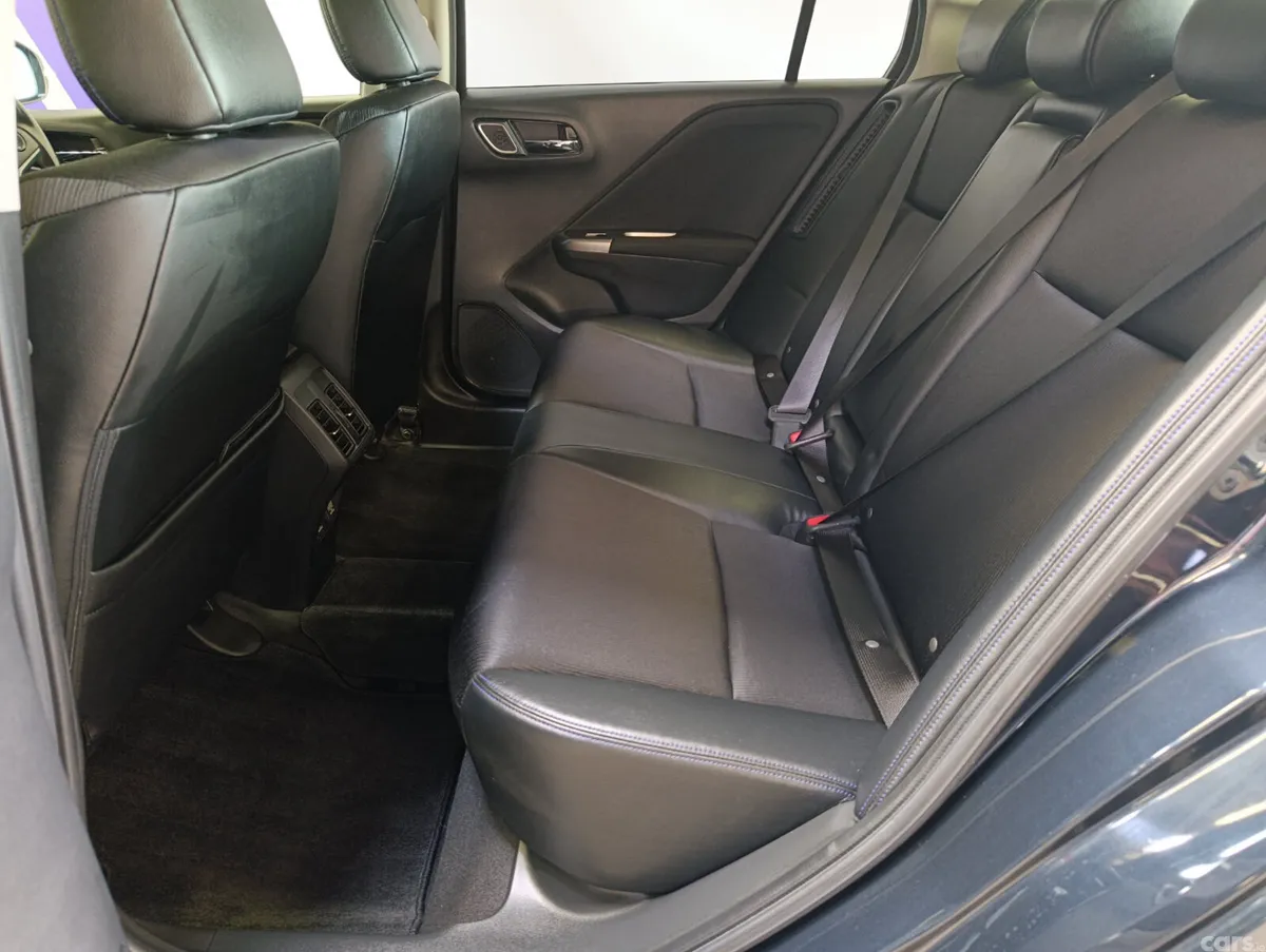 Honda Grace Saloon, Petrol Hybrid, 2016, Blue